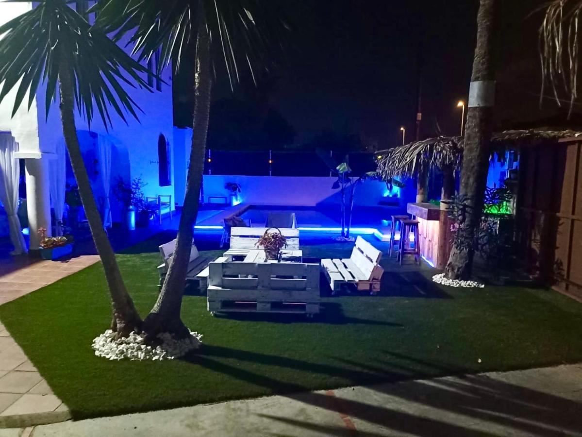 Gatu Premium Villa Lurberri Piscina Privada, 4 Dormitorios, 2 Banos, Parking , Jardines, " Preferente Mayores De 25 Anos Y Familias " In Y Barbacoa Chiclana de la Frontera Dış mekan fotoğraf